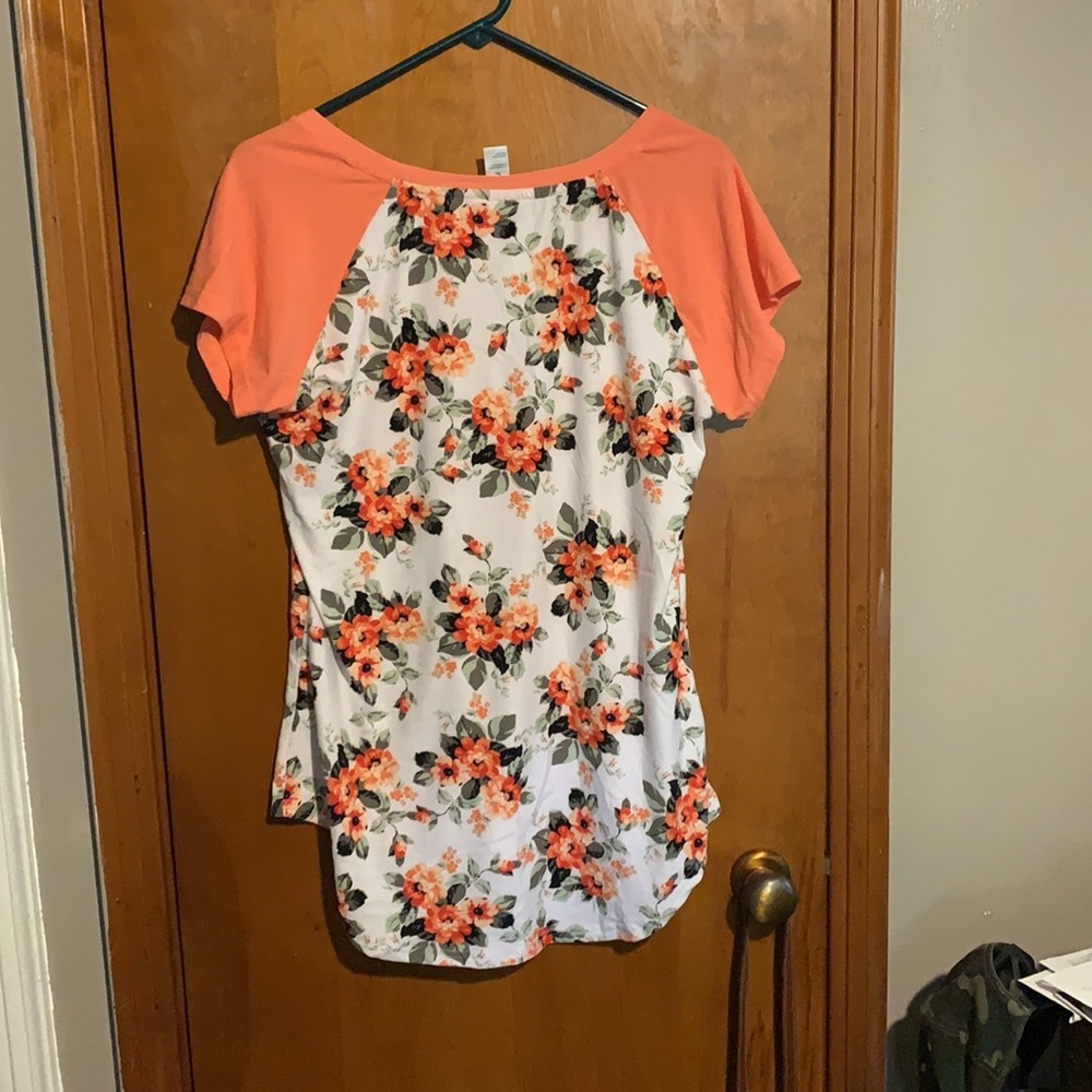 Flower shirt - Picture 2 of 2
